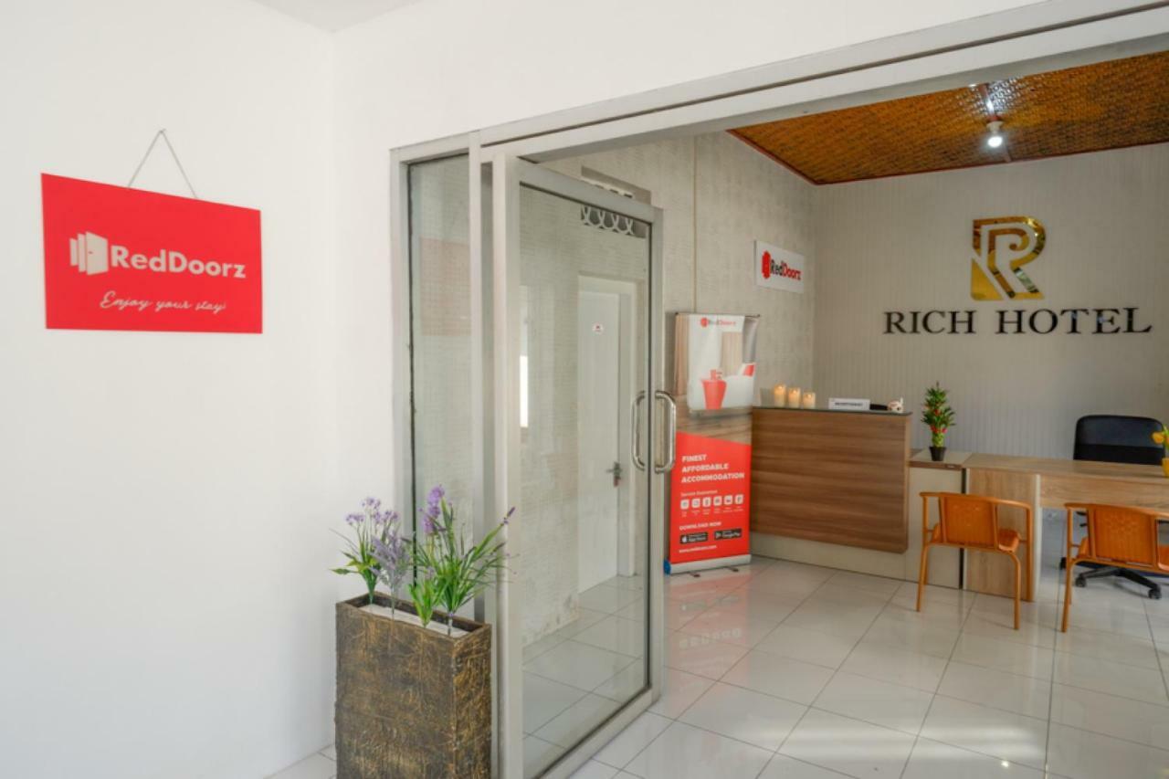 Reddoorz Near Mataram University Экстерьер фото